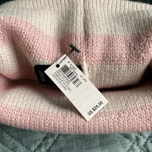 Victoria Secret Reversible Beanie - NWT - Picture 4 of 5